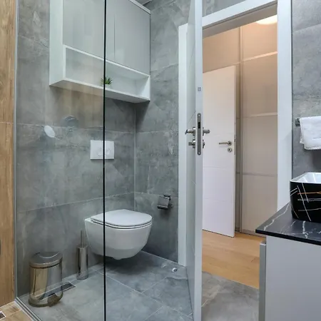 033 - Adriatic Luxury *